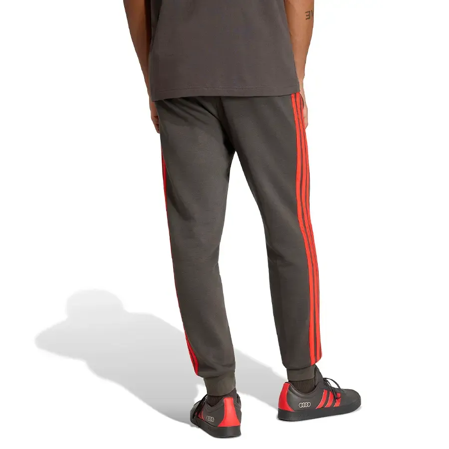 Imagen 1 de 5 de Pantalón adidas Audi Revolut F1 Team Dna-NEGRO/ROJO