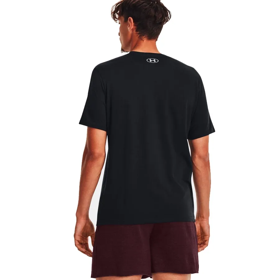 Imagen 3 de 6 de Remera Under Armour Collegiate Crest-NEGRO/BLANCO