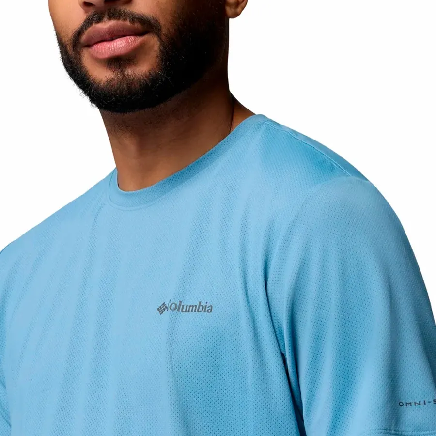 Imagen 3 de 4 de Remera Columbia Tech Trail-CELESTE