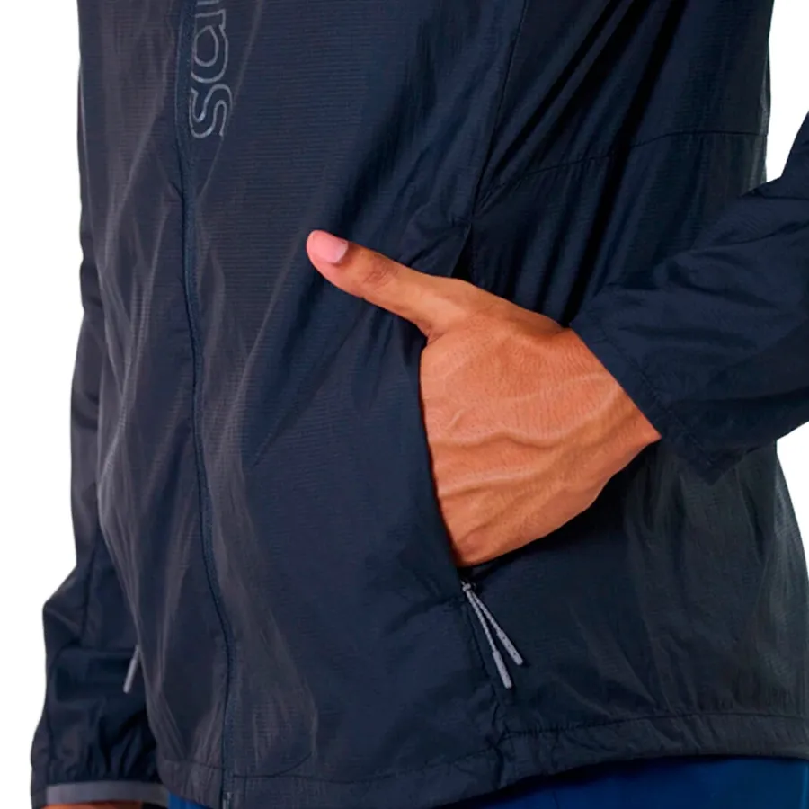 Imagen 4 de 7 de Campera Saucony Rompeviento Peregrine Packaway 2-NEGRO