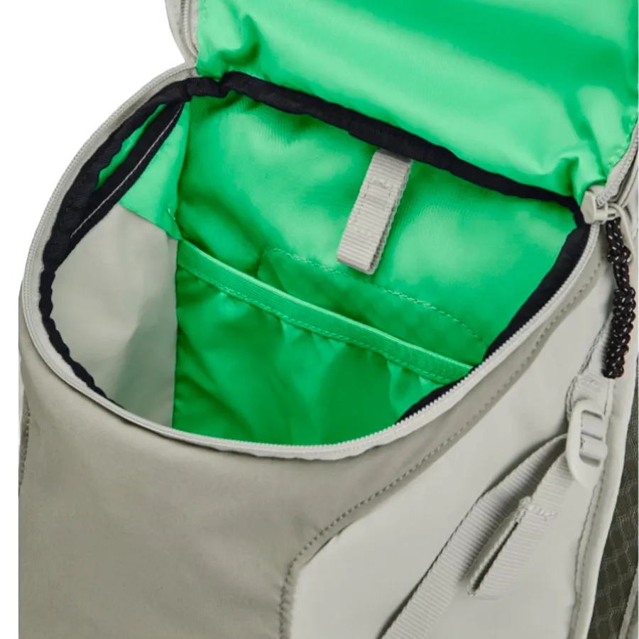 Imagen 4 de 6 de Mochila Under Armour Flex Trail-CEMENTO/OLIVA