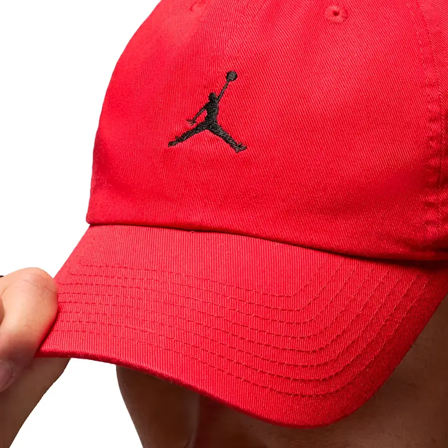 Imagen 3 de 6 de Gorra Nike Jordan-ROJO