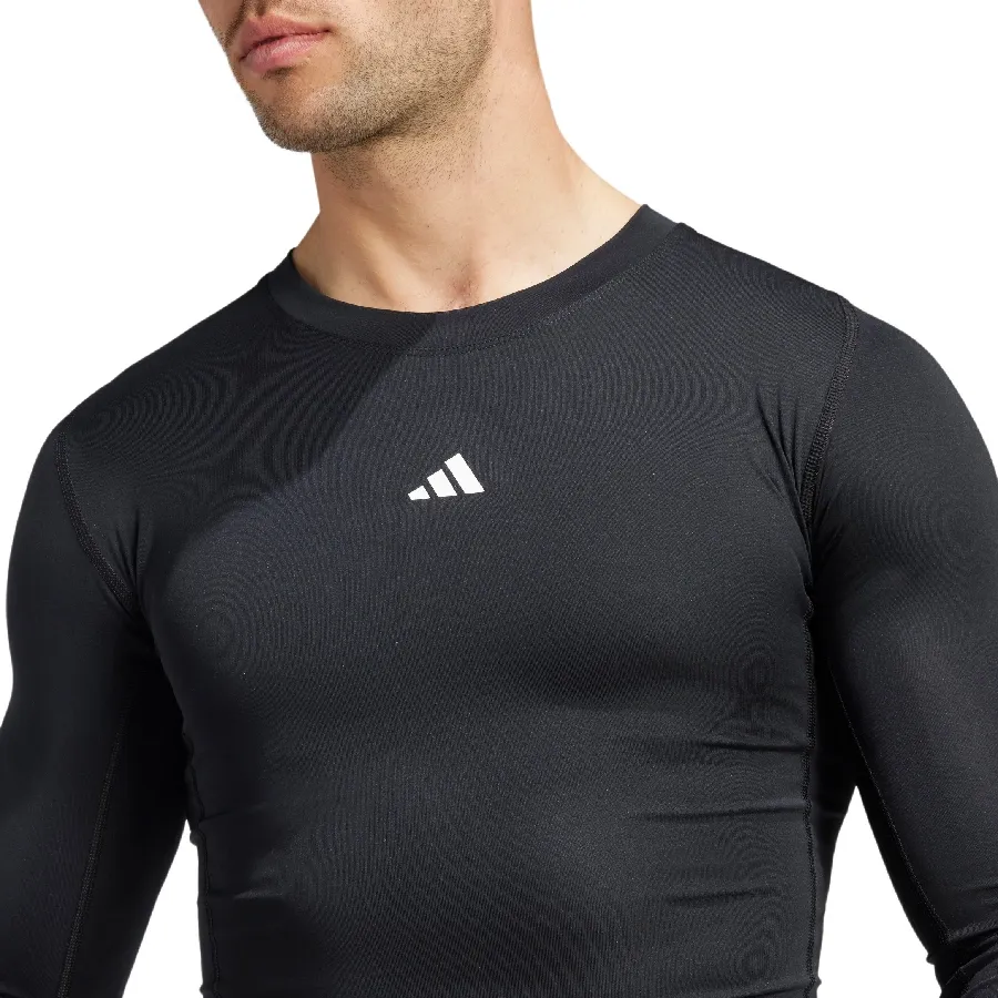 Imagen 3 de 5 de Remera Térmica adidas Compresión Techfit-NEGRO