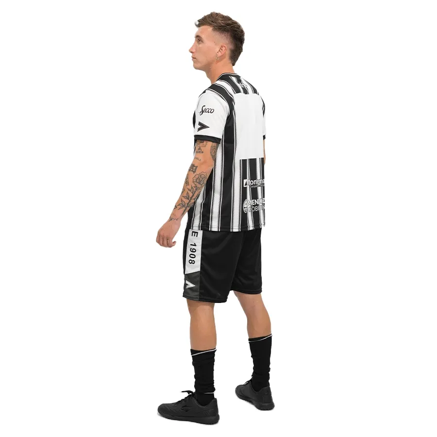 Imagen 4 de 9 de Camiseta Mitre Oficial Gimnasia y Esgrima 23-NEGRO/BLANCO