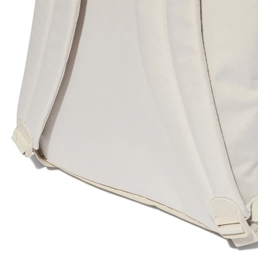 Imagen 3 de 5 de Mochila Adidas Classic Bars-GRIS