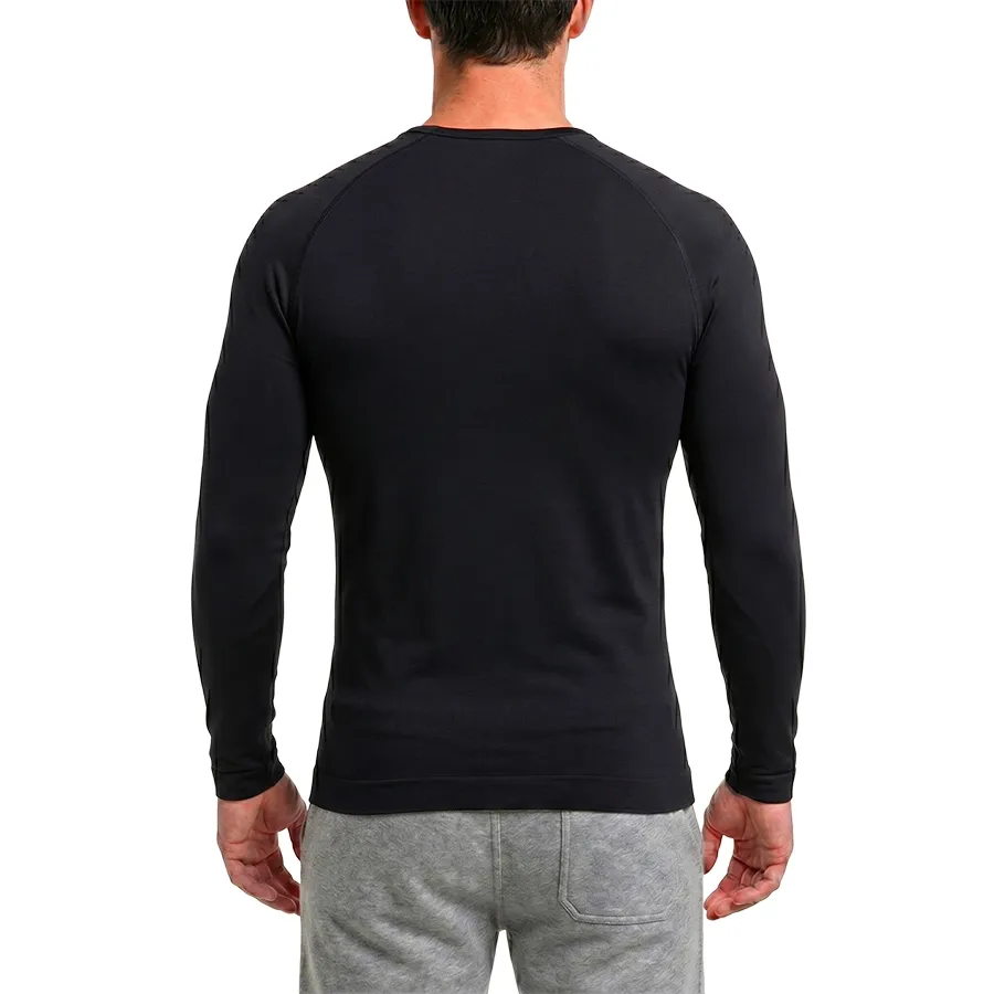 Imagen 1 de 5 de Remera Térmica Kamp Seamless 26-NEGRO