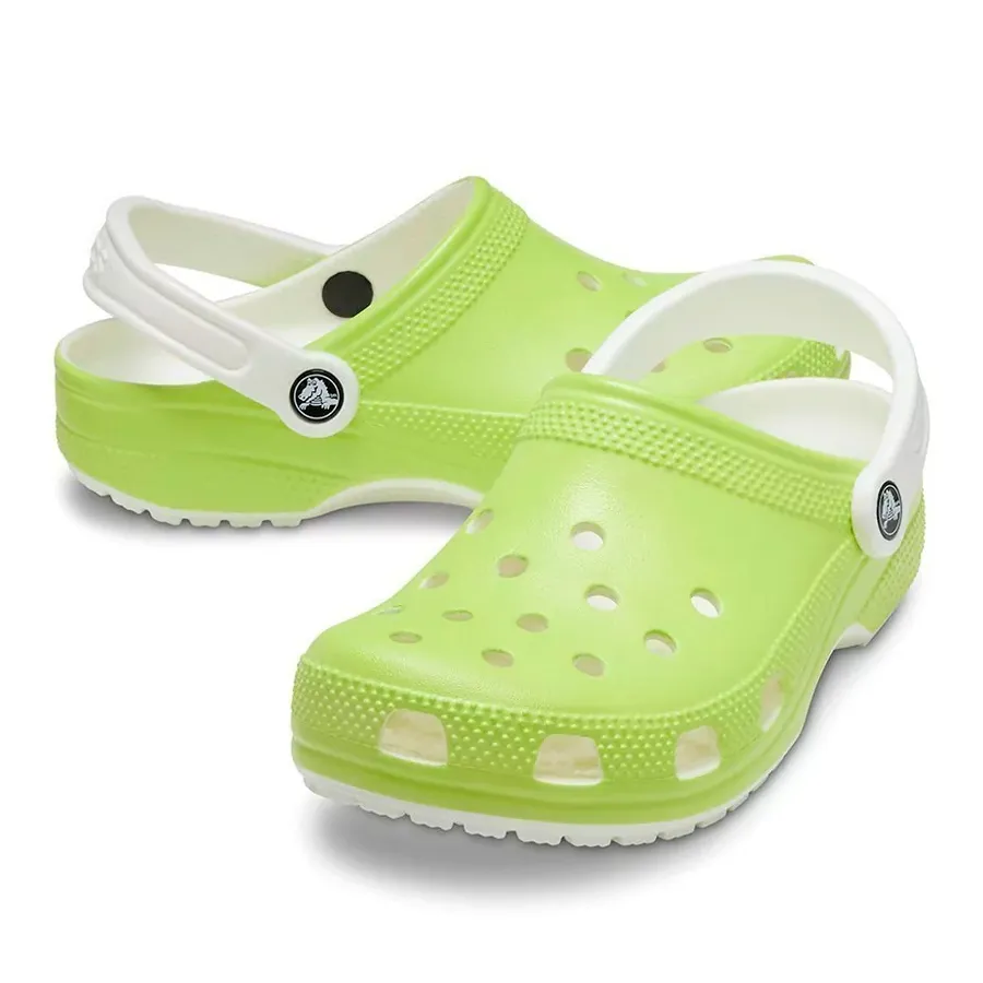 Imagen 2 de 4 de Sandalias Crocs Classic Glow In The Dark-LIMA/BLANCO