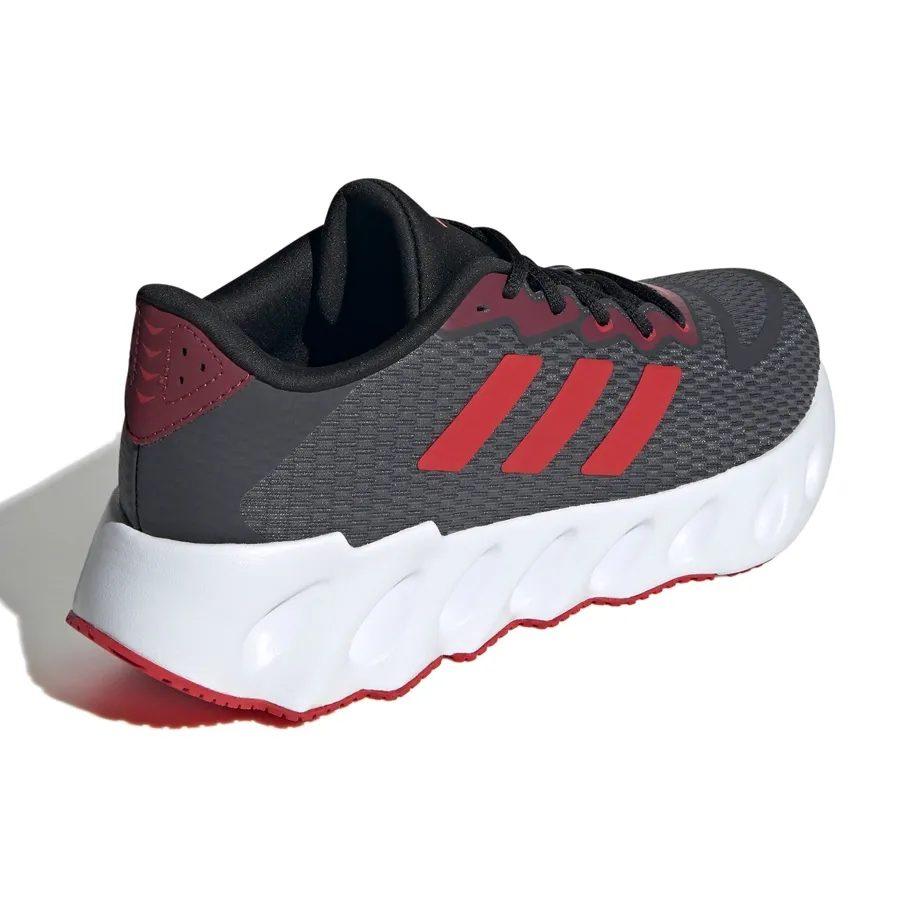 Imagen 1 de 7 de Zapatillas adidas Switch Run-GRAFITO/ROJO/BLANCO