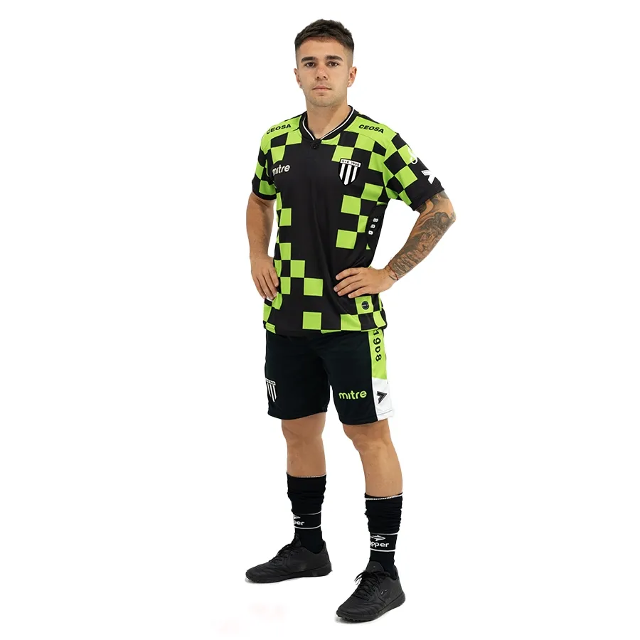 Imagen 1 de 10 de Camiseta Mitre Alternativa Gimnasia y Esgrima-VERDE/NEGRO
