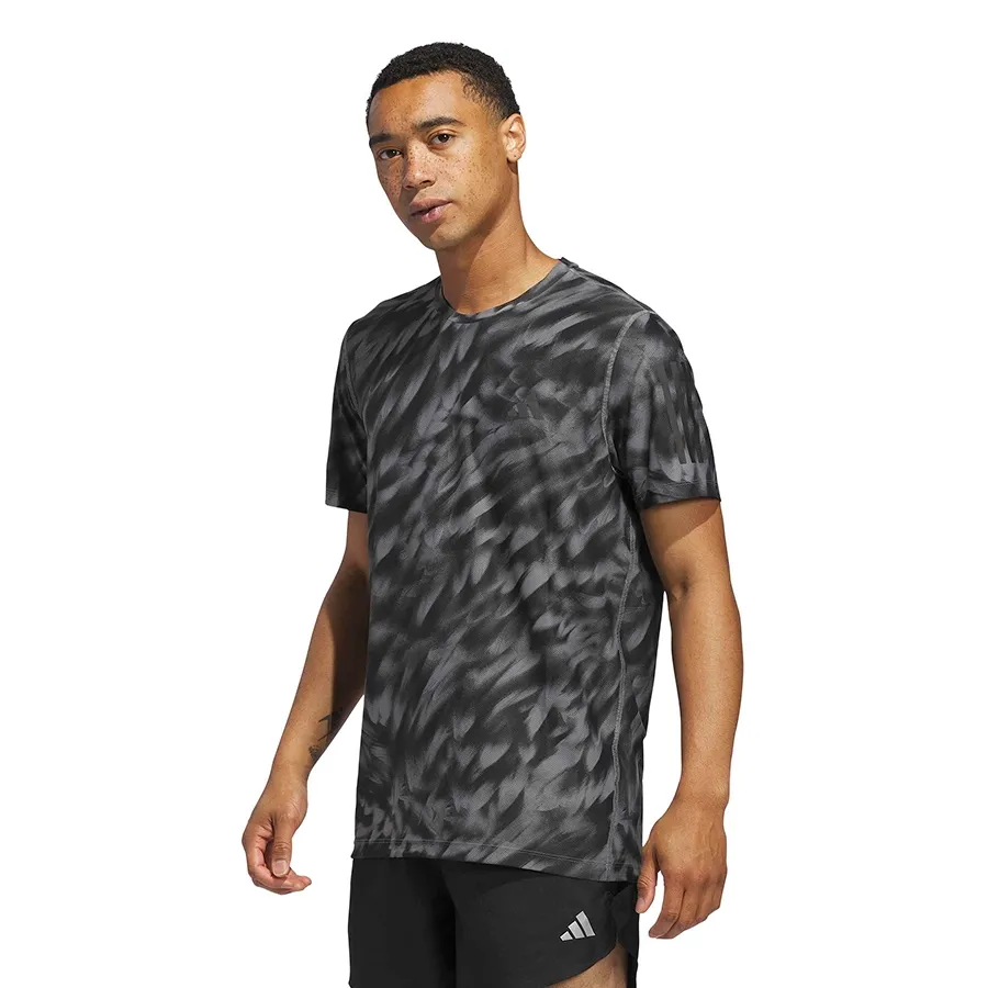 Imagen 0 de 4 de Remera adidas estampada Own The Run-GRIS/NEGRO