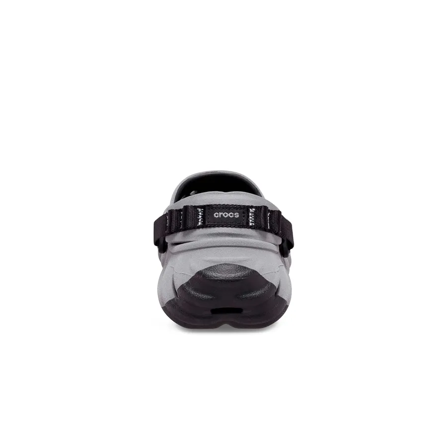 Imagen 4 de 5 de Sandalias Crocs Echo Reflective Clog-PLATA- NEGRO