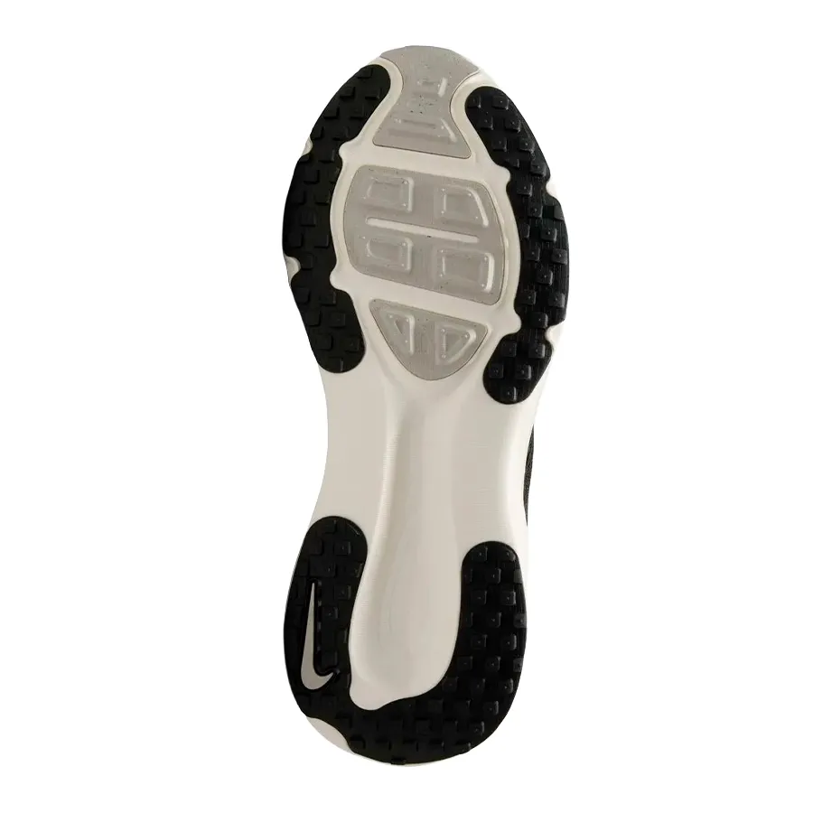 Imagen 4 de 8 de Zapatillas Nike Vomero 18-NEGRO