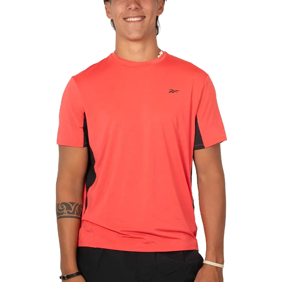 Imagen 0 de 3 de Remera Reebok Chill Athlete-ROJO