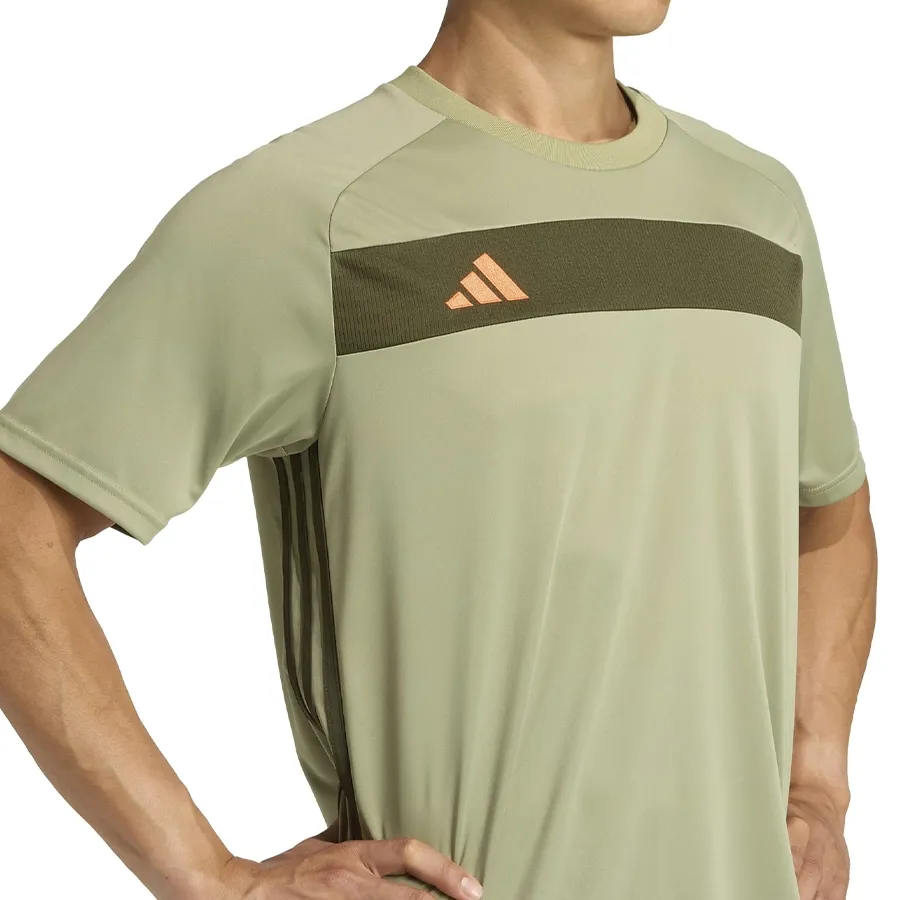 Imagen 4 de 6 de Remera adidas Essentials Tiro 25-VERDE SECO/OLIVA