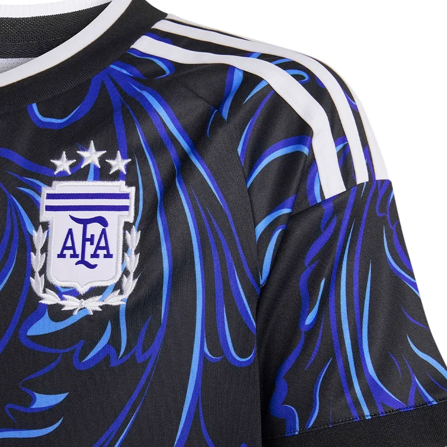 Imagen 2 de 5 de Camiseta adidas originals adidas Alternativa Seleccion Argentina 26-NEGRO/AZUL/CELESTE