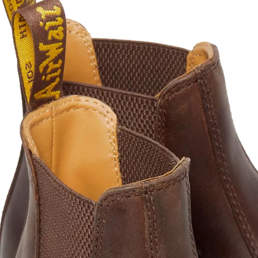 Imagen 6 de 8 de Botas Dr Martens Chelsea 2976 Stitch-MARRON