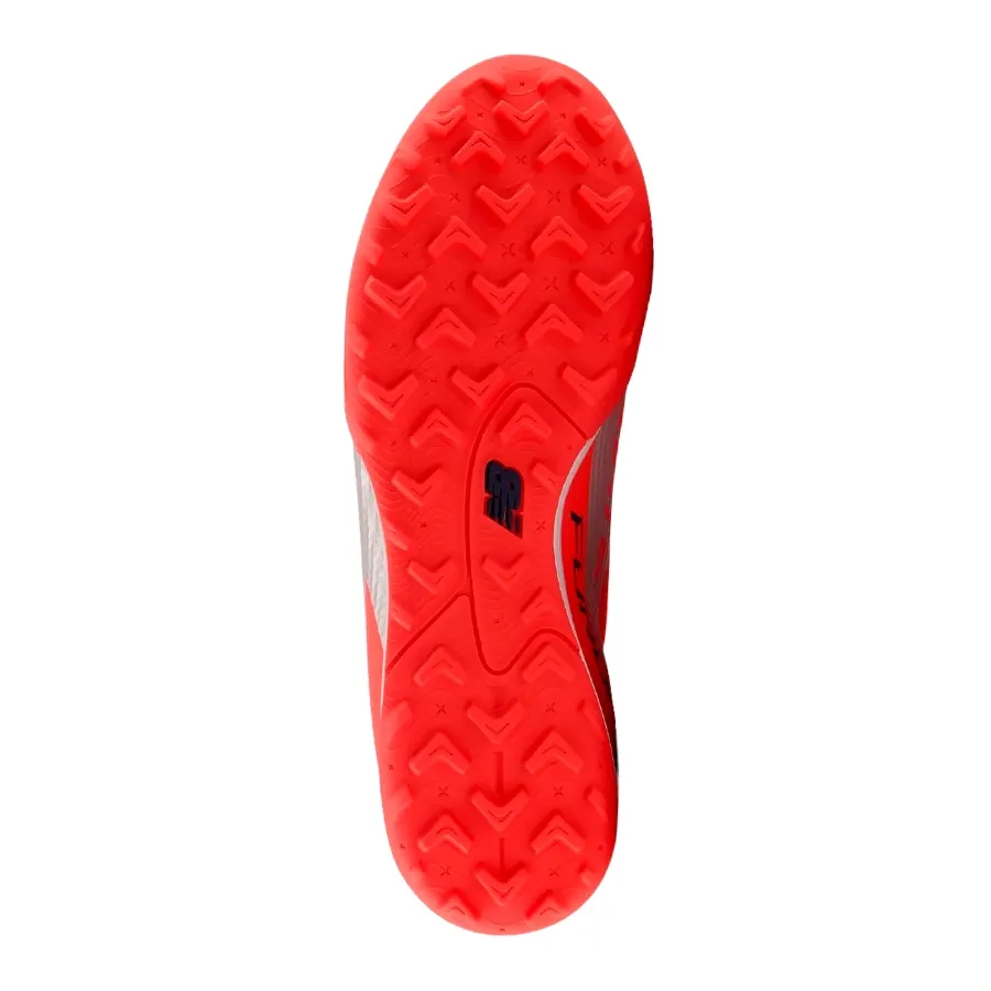 Imagen 4 de 5 de Botines New Balance Furon Team V8-CORAL FLUOR/GRIS