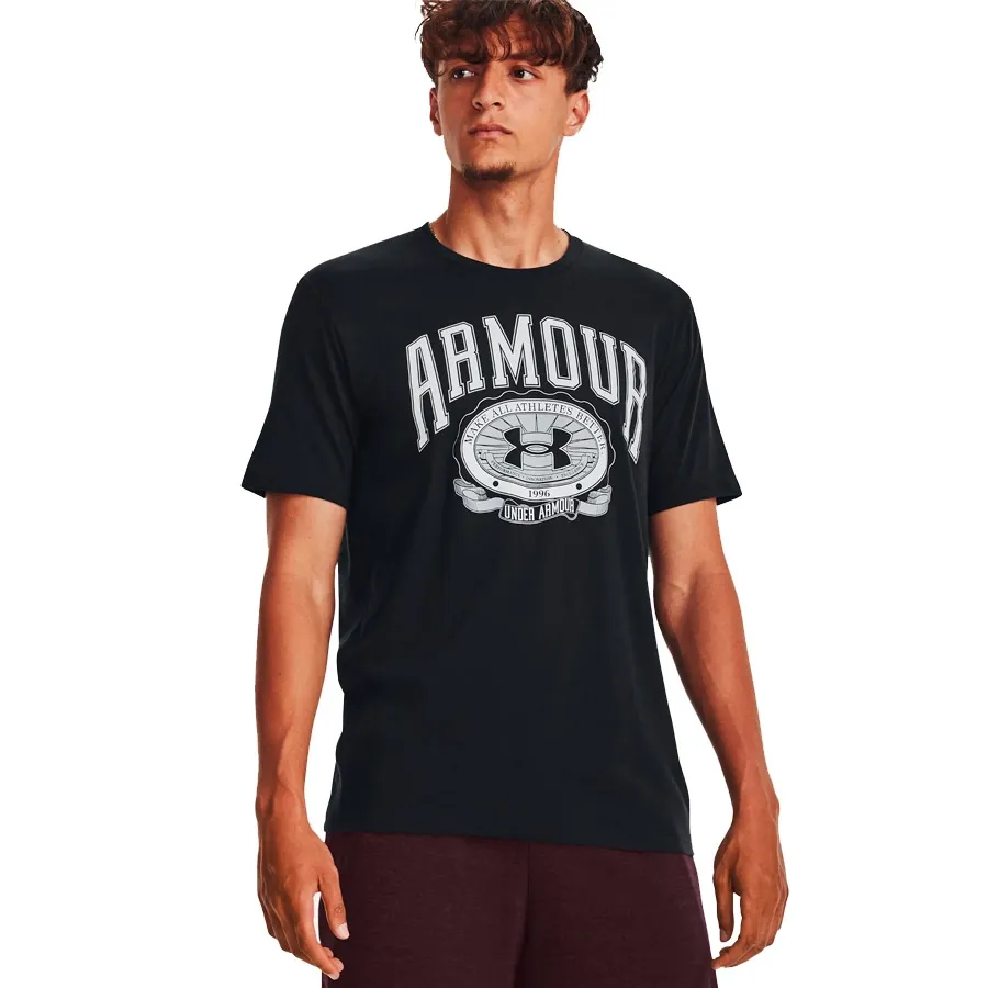 Imagen 2 de 6 de Remera Under Armour Collegiate Crest-NEGRO/BLANCO