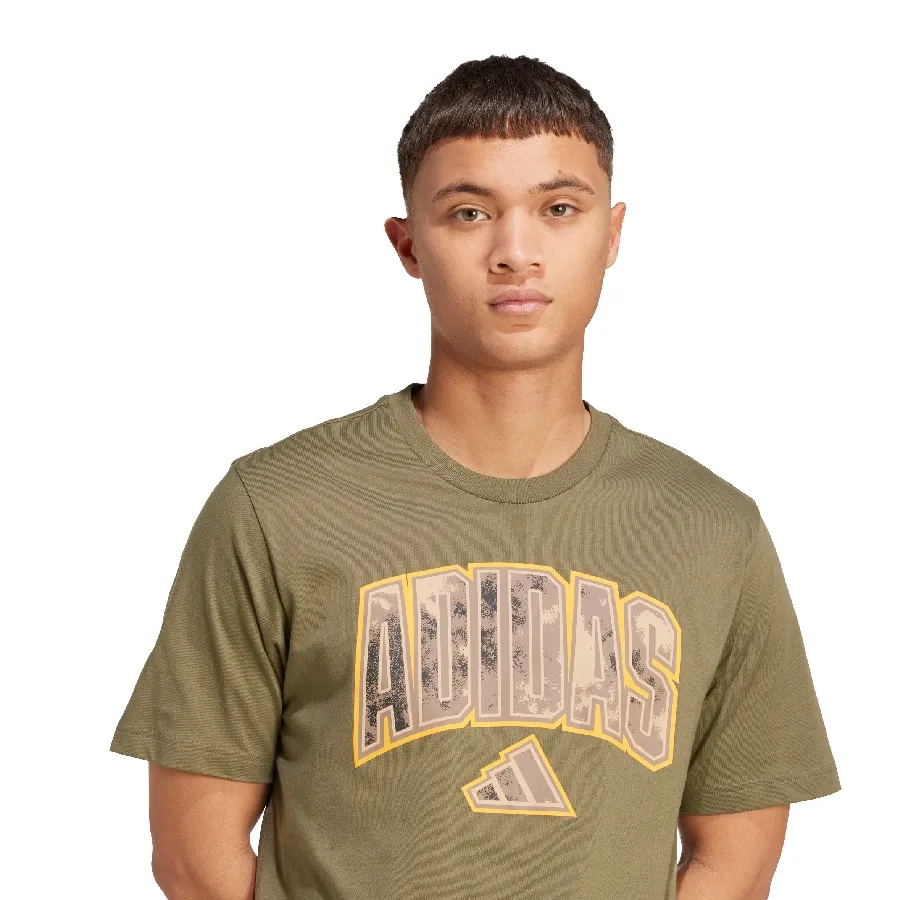 Imagen 3 de 4 de Remera adidas Camo Script Graphic-OLIVA