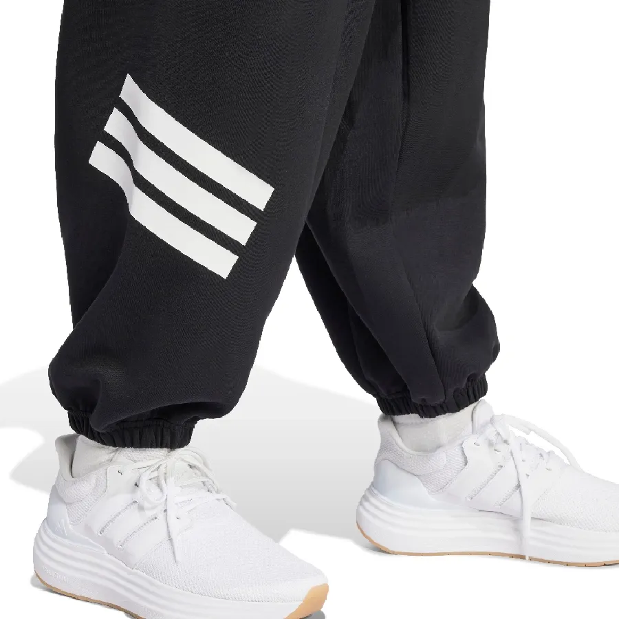 Imagen 4 de 5 de Pantalón adidas Parachute Future Icons 3 Tiras-NEGRO/BLANCO