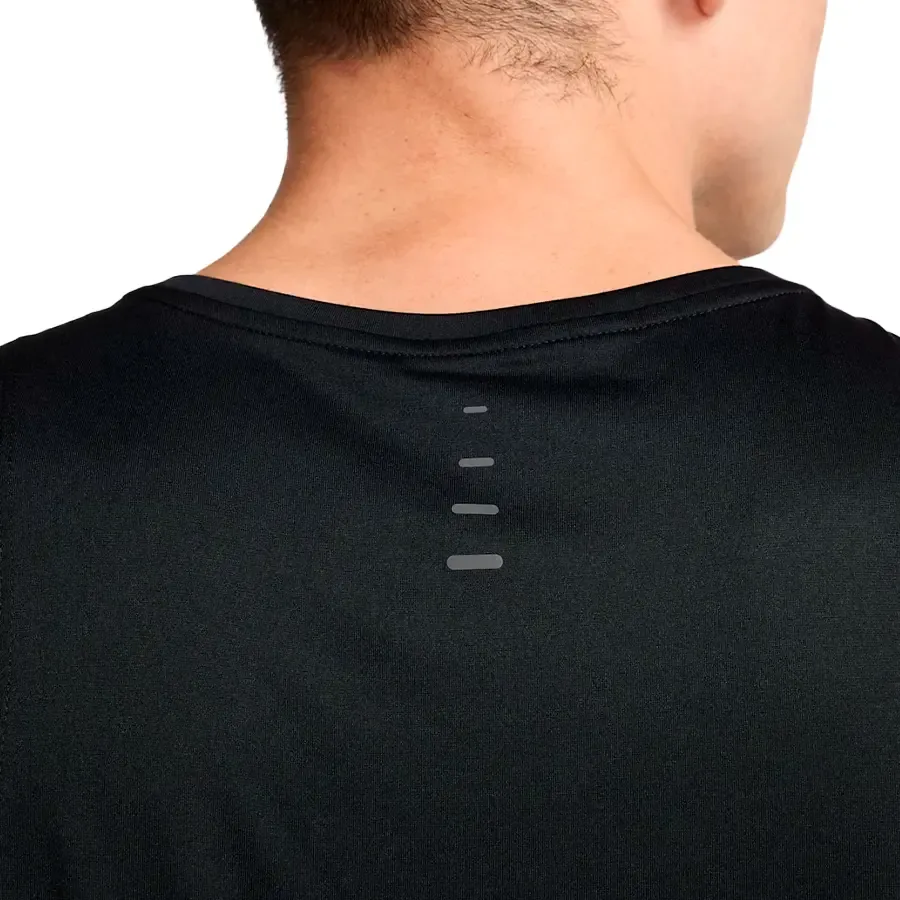 Imagen 3 de 5 de Musculosa Nike Stride Tank-NEGRO