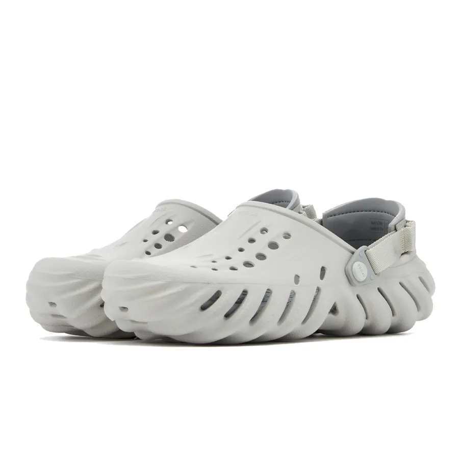 Imagen 2 de 7 de Sandalias Crocs Echo Clog-GRIS