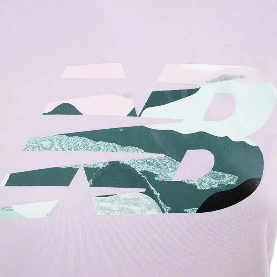 Imagen 2 de 3 de Remera New Balance Graphic-LILA