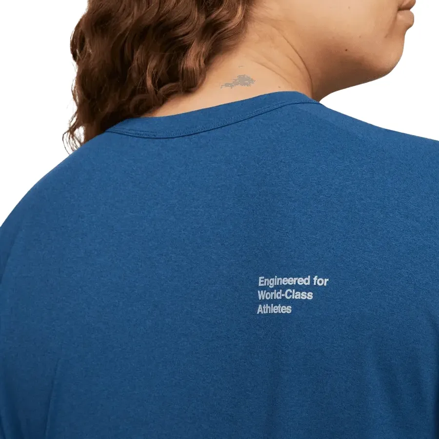 Imagen 2 de 3 de Remera Nike Dri-Fit Uv Hyverse-AZUL/BLANCO