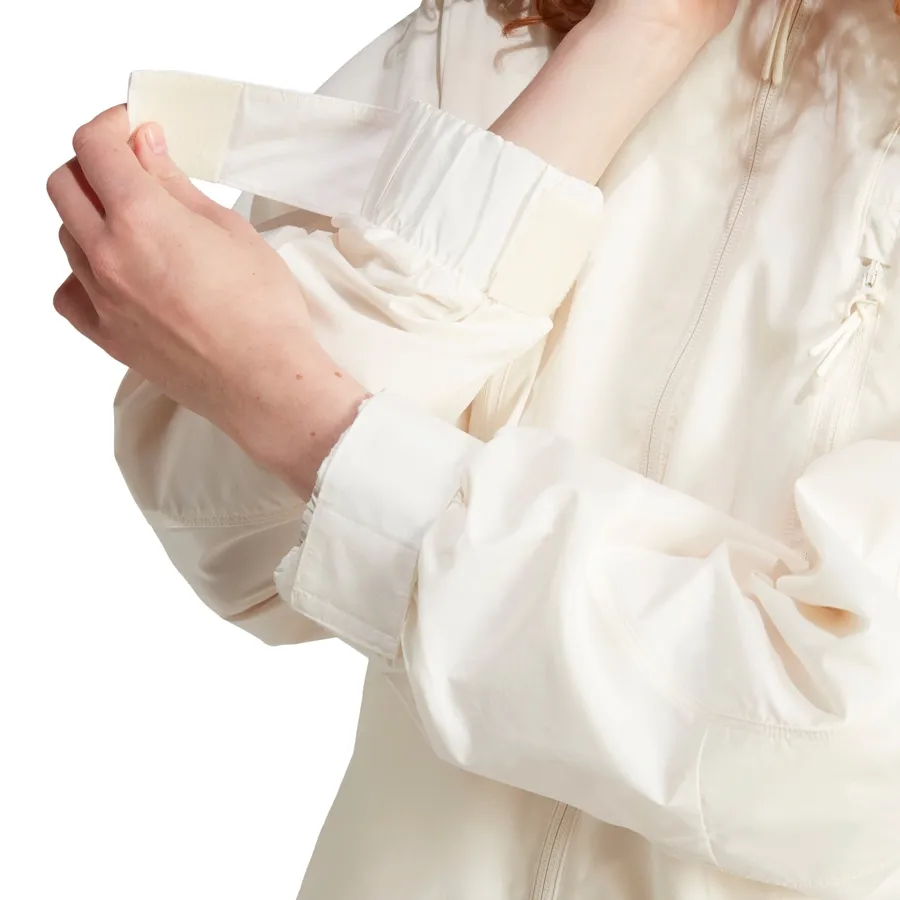 Imagen 3 de 5 de Campera adidas City Escape-NATURAL