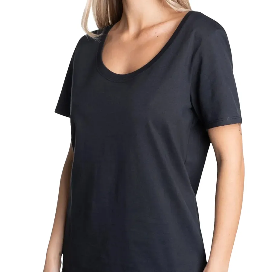 Imagen 2 de 4 de Remera Nike Vem Junto Blank Tee-NEGRO