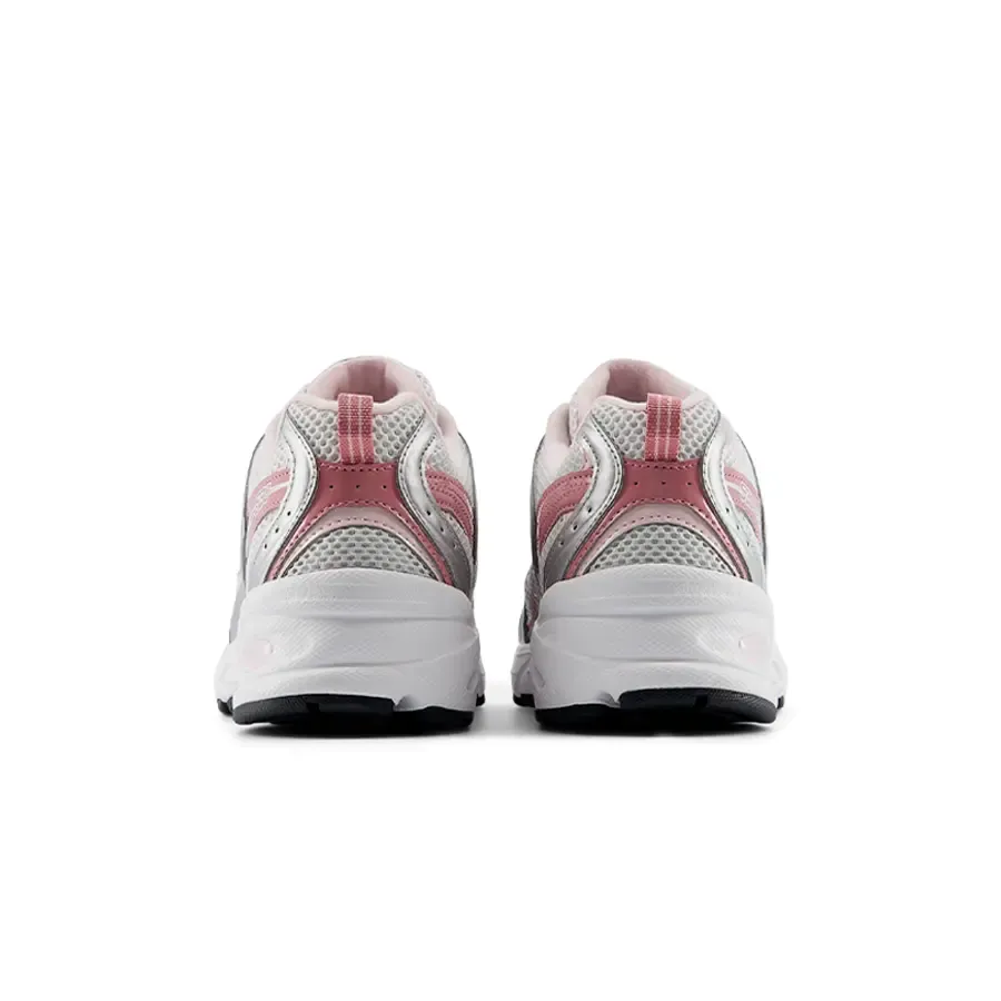 Imagen 5 de 6 de Zapatillas New Balance 530-BLANCO/PLATA/ROSA