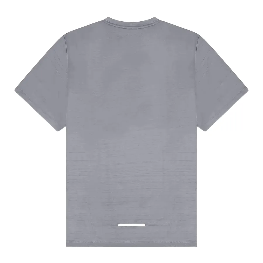 Imagen 3 de 5 de Remera Nike Dri-Fit Miler-GRIS