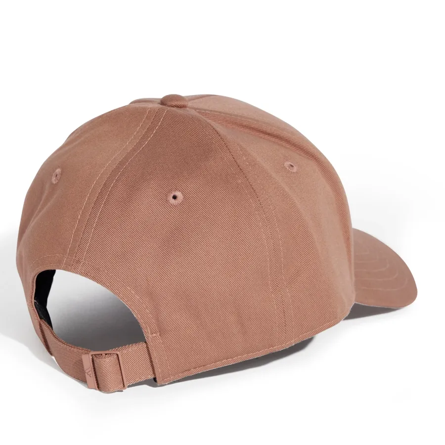 Imagen 1 de 4 de Gorra adidas New Logo-MARRON/BLANCO