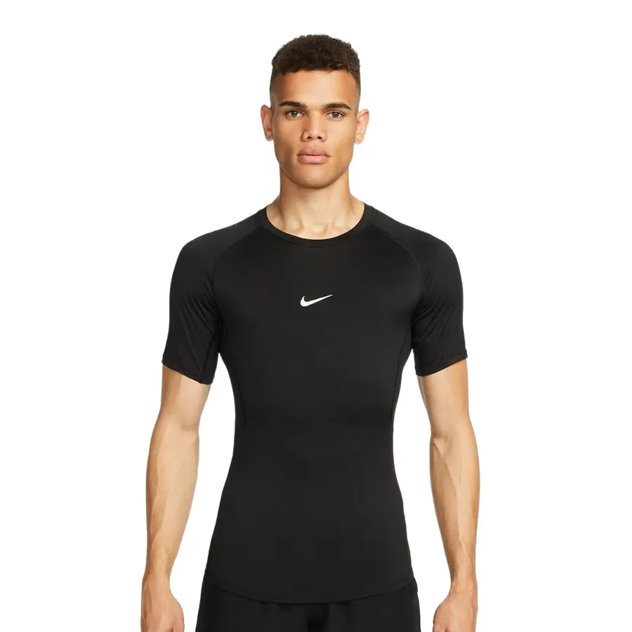 Imagen 0 de 4 de Remera Nike Pro-NEGRO