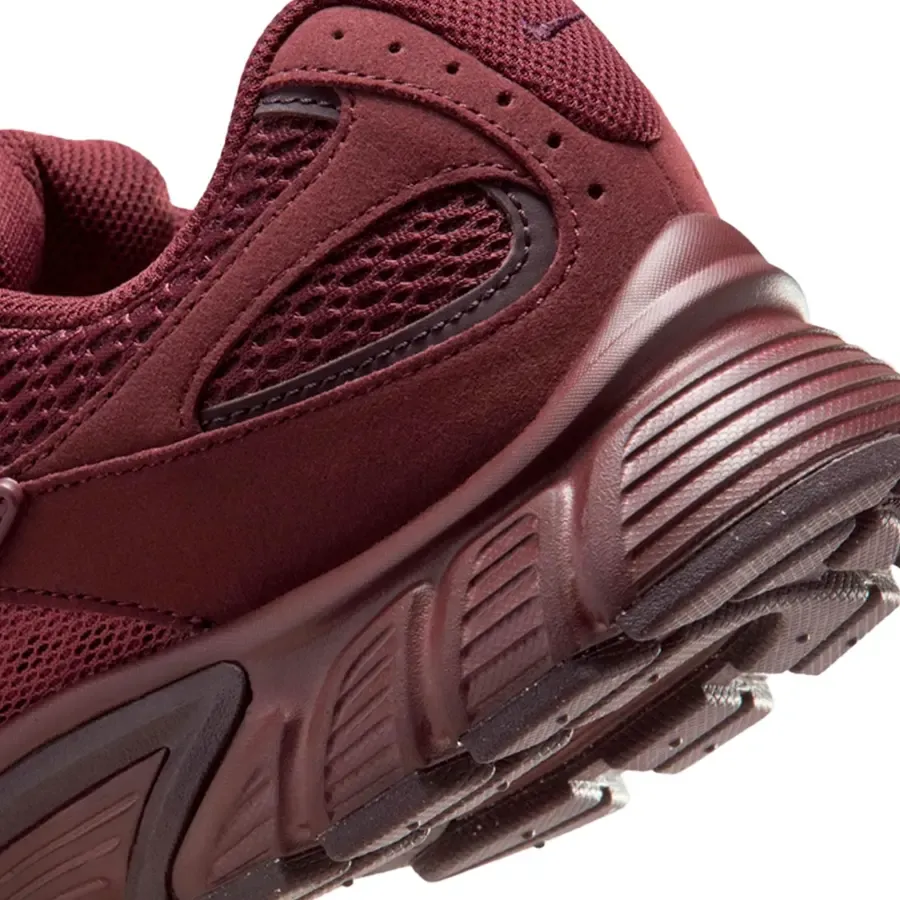 Imagen 5 de 6 de Zapatillas Nike V5 Rnr-BORDO