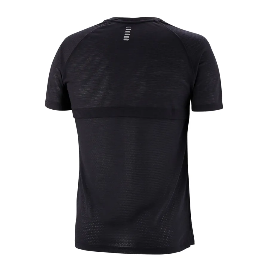 Imagen 1 de 2 de Remera Under Armour Streaker-NEGRO