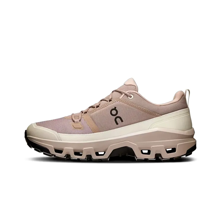 Imagen 2 de 5 de Zapatillas On Cloudrock Low Waterproof-BEIGE