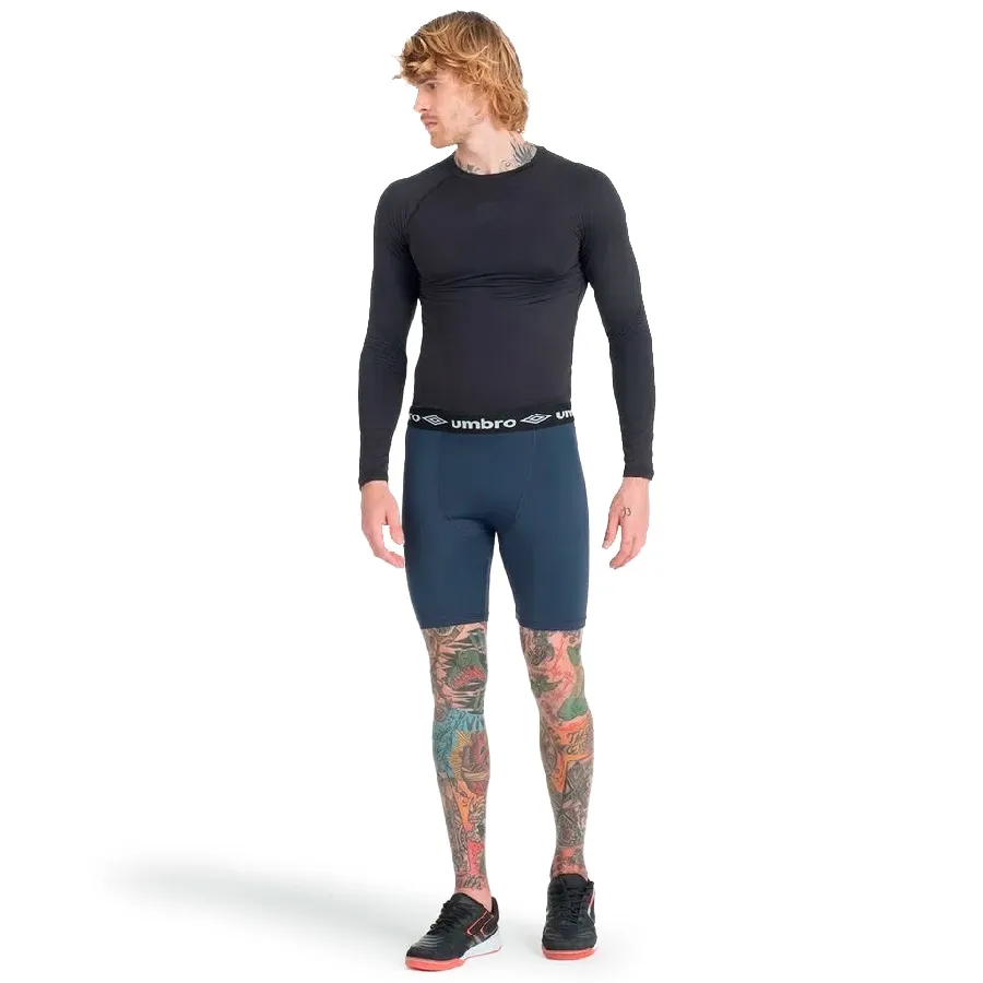 Imagen 2 de 3 de Pantalón Umbro Bermuda térmica Light-AZUL MARINO