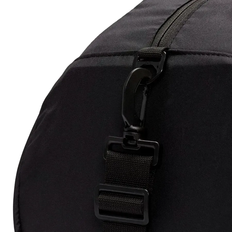 Imagen 3 de 7 de Bolso Nike Gym Club-NEGRO
