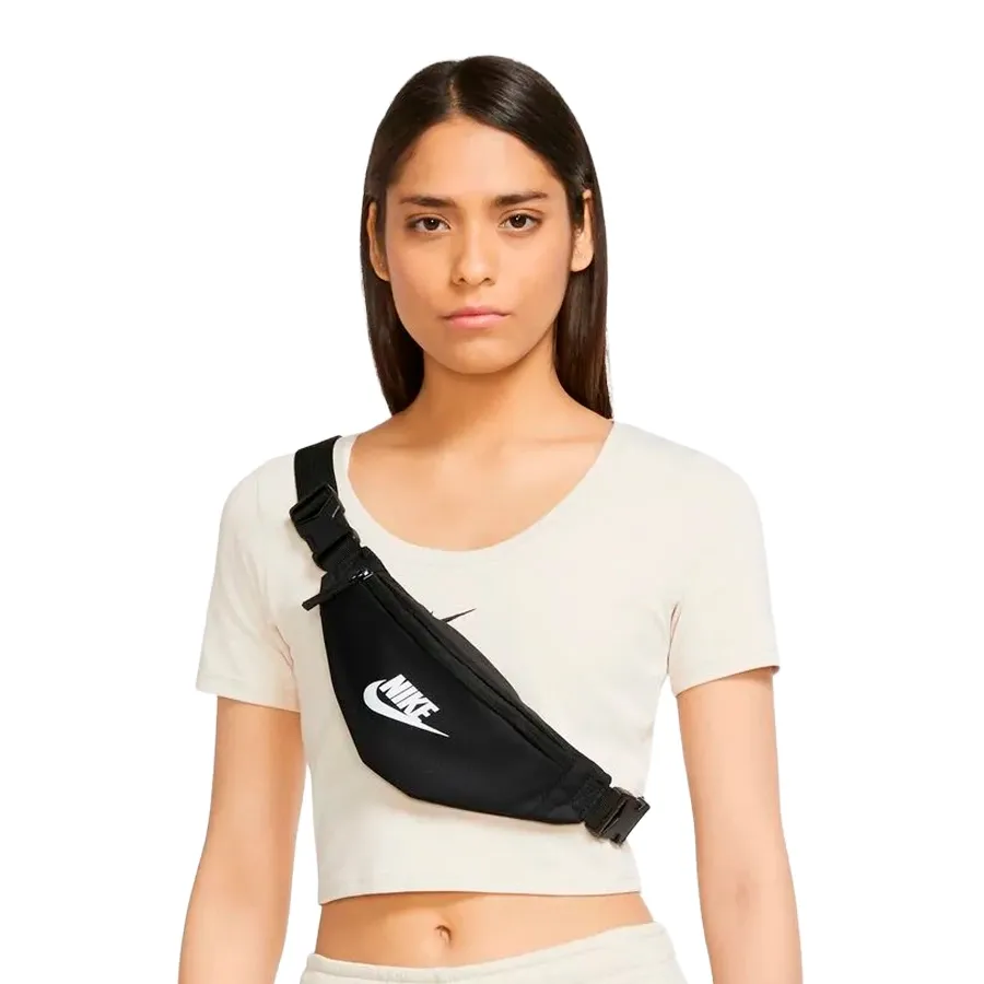 Imagen 0 de 6 de Riñonera Heritage-NEGRO