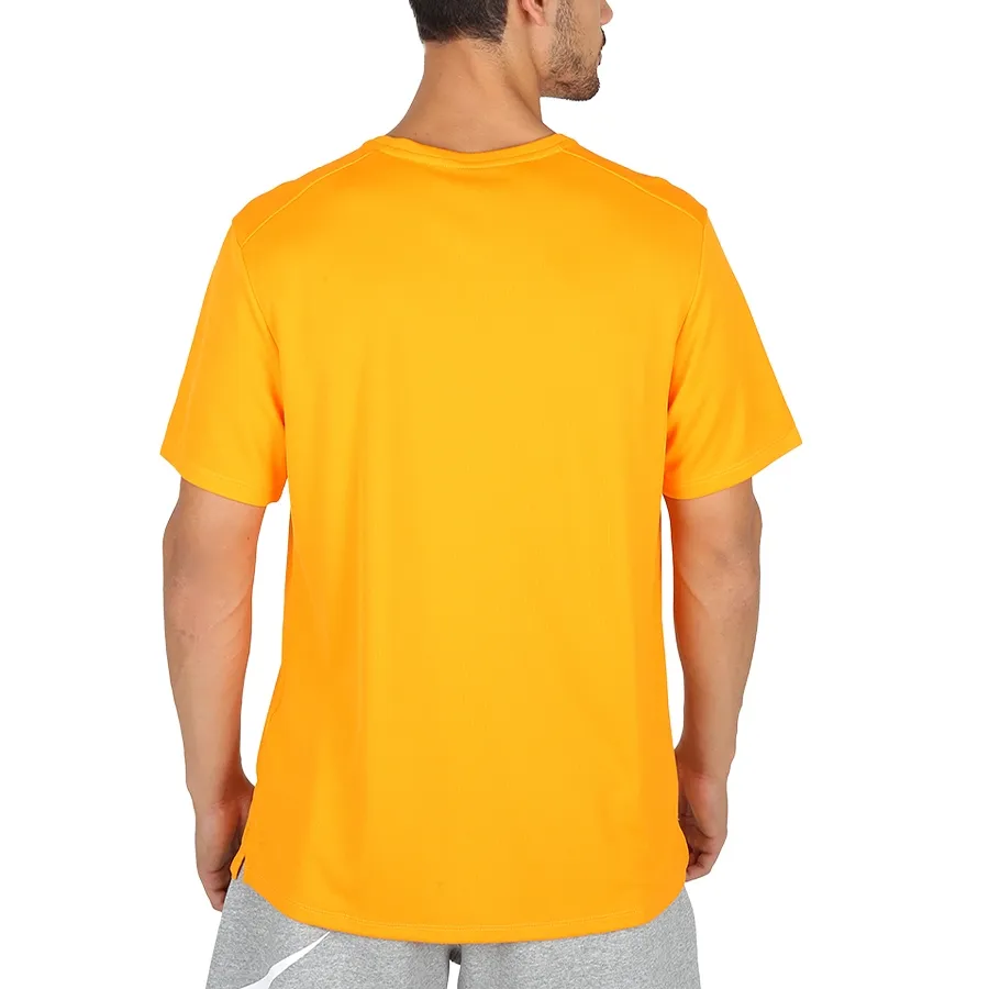 Imagen 1 de 3 de Remera Nike Dri-fit Division Miler-NARANJA