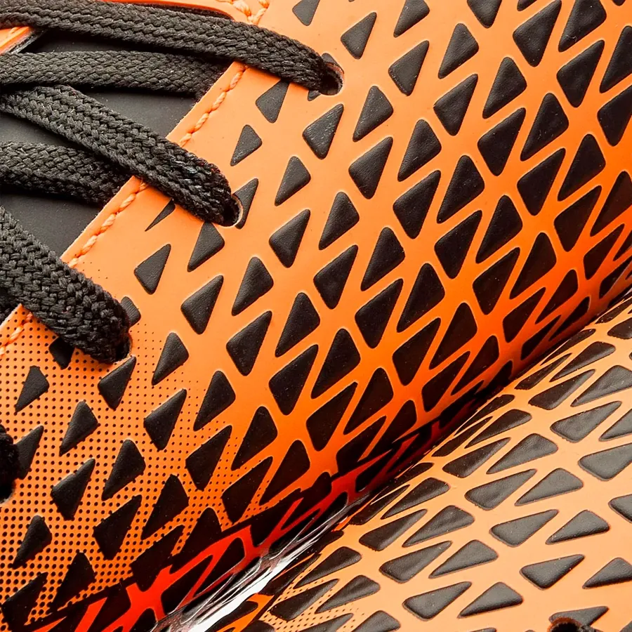 Imagen 4 de 6 de Botines Umbro Mutant-NARANJA/NEGRO