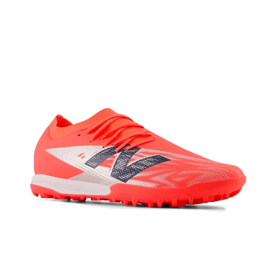 Imagen 1 de 5 de Botines New Balance Furon Team V8-CORAL FLUOR/GRIS