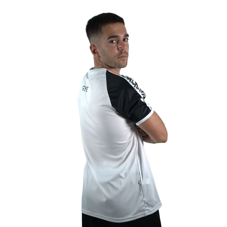 Imagen 2 de 5 de Remera Mitre Striker GYE 25-BLANCO/NEGRO