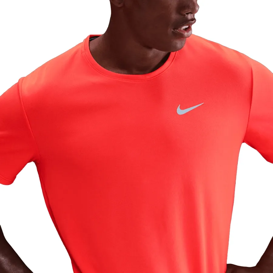 Imagen 3 de 5 de Remera Nike Miler-CORAL FLUOR