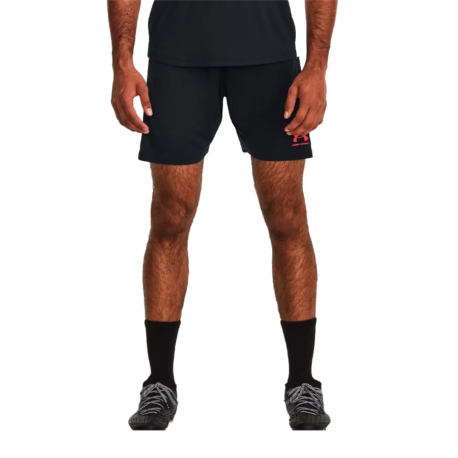 Imagen 0 de 5 de Shorts Under Armour Challenger Knit-NEGRO/BLANCO