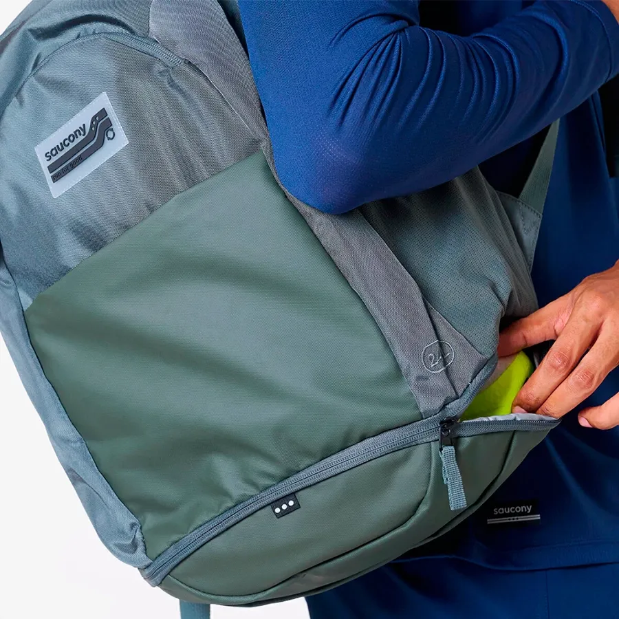 Imagen 4 de 6 de Mochila Saucony Hurricane 24Lt-OLIVA