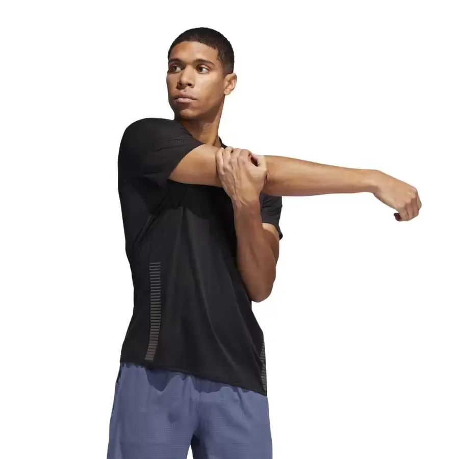 Imagen 1 de 5 de Remera adidas 25/7 Rise Up N Run Parley-NEGRO