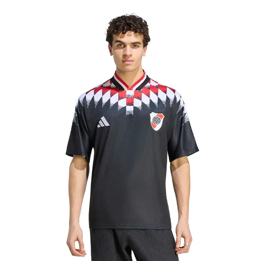 Imagen 0 de 6 de Camiseta adidas River Plate Stadium-NEGRO/ROJO/BLANCO