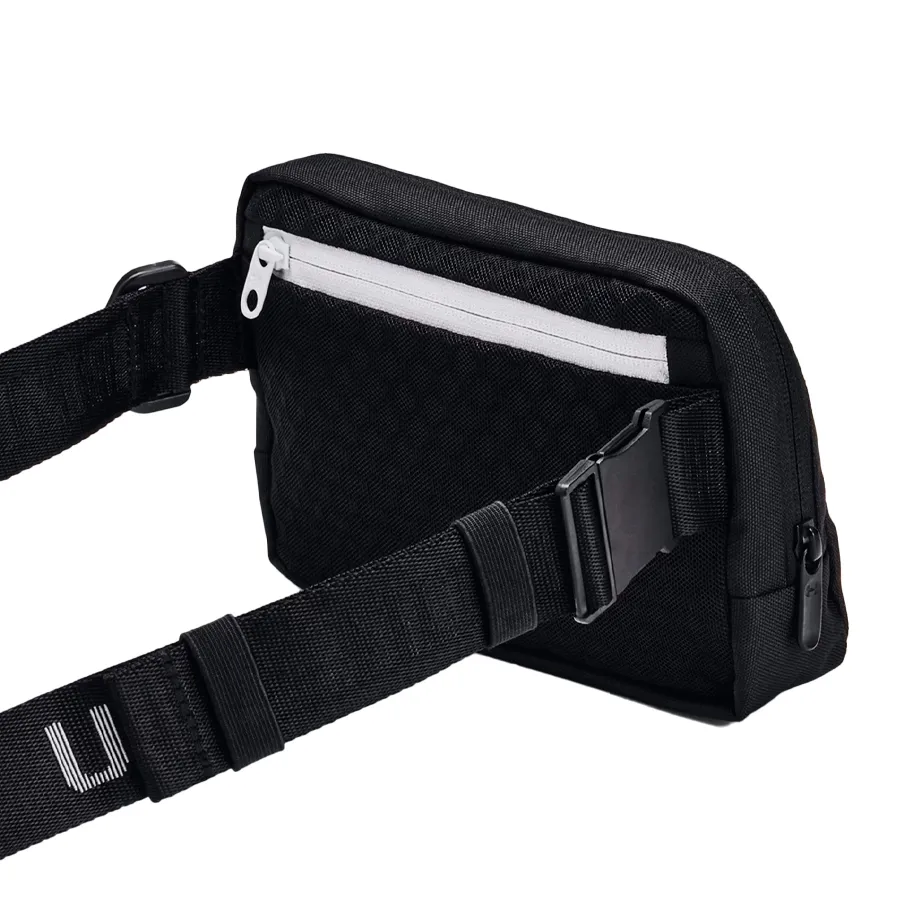 Imagen 1 de 5 de Riñonera Under Armour Loudon-NEGRO